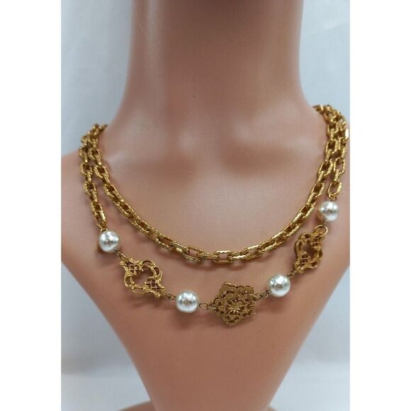 Superb. Miriam Haskell Gold/Pearl Filigree Pearls Necklace & Faux Pearl Earrings - Picture 5 of 12